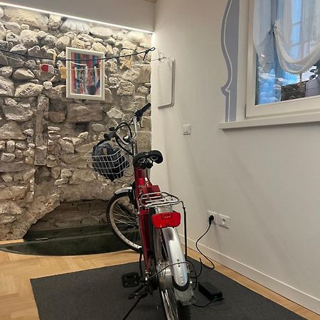 La Piccola Casa Al Lago - Intera Casa Con 3 Camere E 2 Box Salò Eksteriør bilde