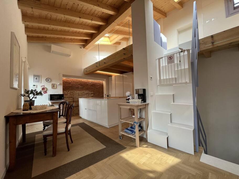La Piccola Casa Al Lago - Intera Casa Con 3 Camere E 2 Box Salò Eksteriør bilde