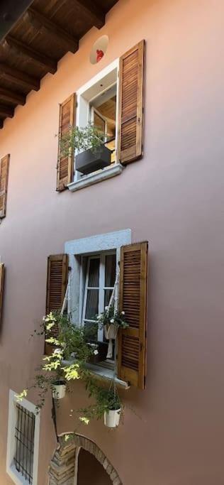 La Piccola Casa Al Lago - Intera Casa Con 3 Camere E 2 Box Salò Eksteriør bilde